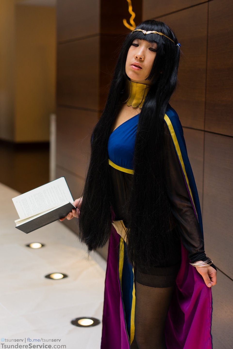 acen2014-02093-valorcosplay-fireemblem-tharja.jpg