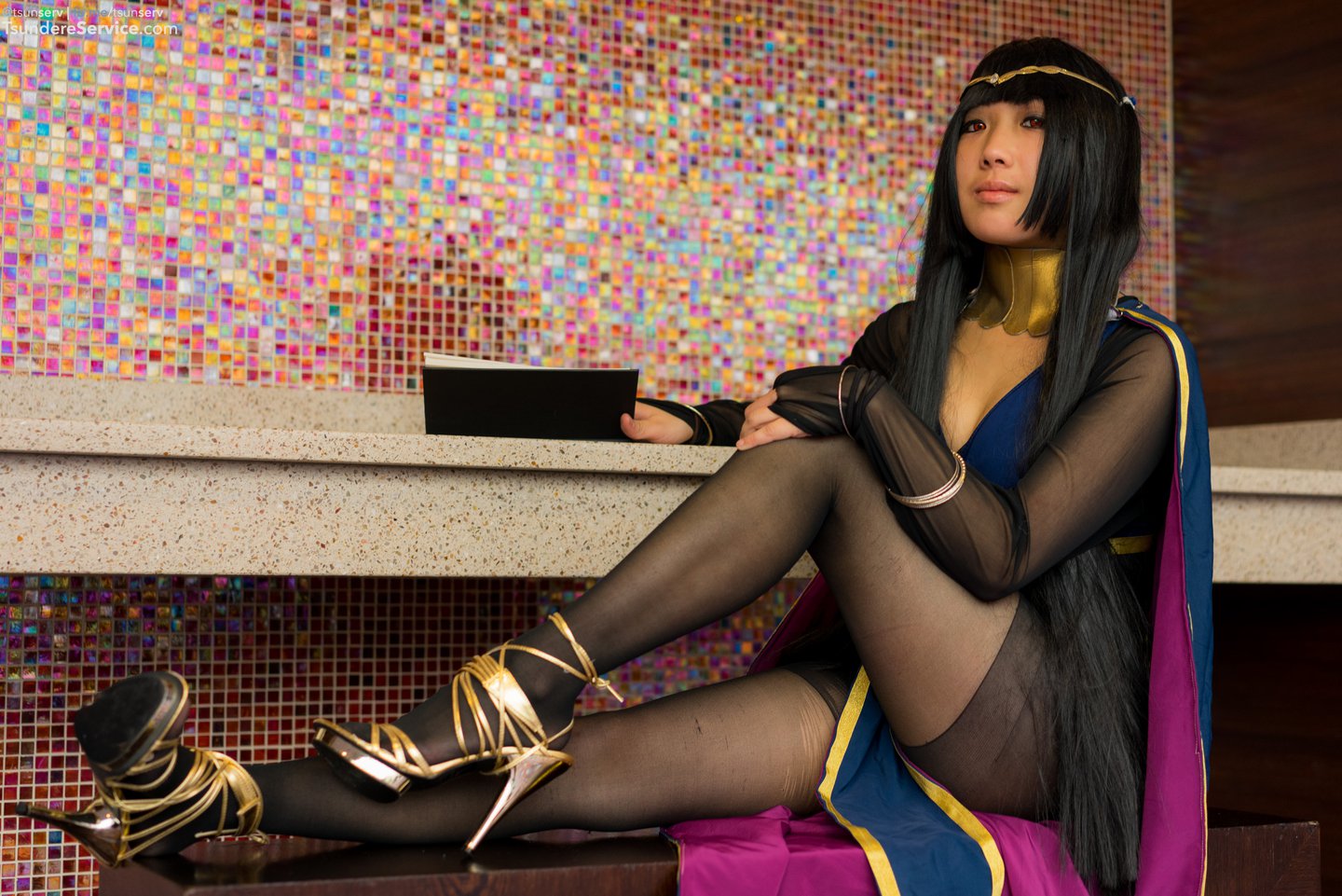 acen2014-02132-valorcosplay-fireemblem-tharja.jpg